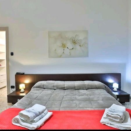 Casa Vacanza Arcangeli ซาแลร์โน ภายนอก รูปภาพ