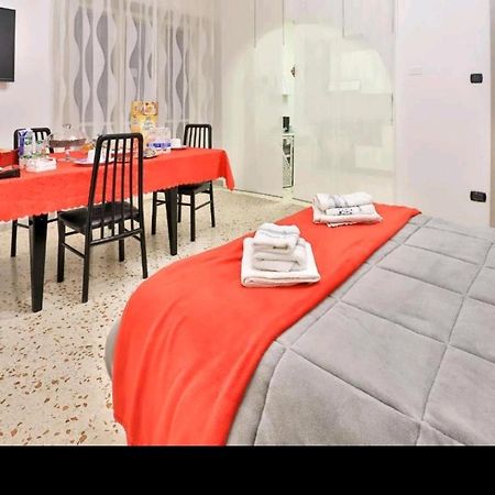 Casa Vacanza Arcangeli ซาแลร์โน ภายนอก รูปภาพ
